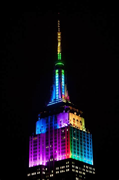 empire state building colors tonight